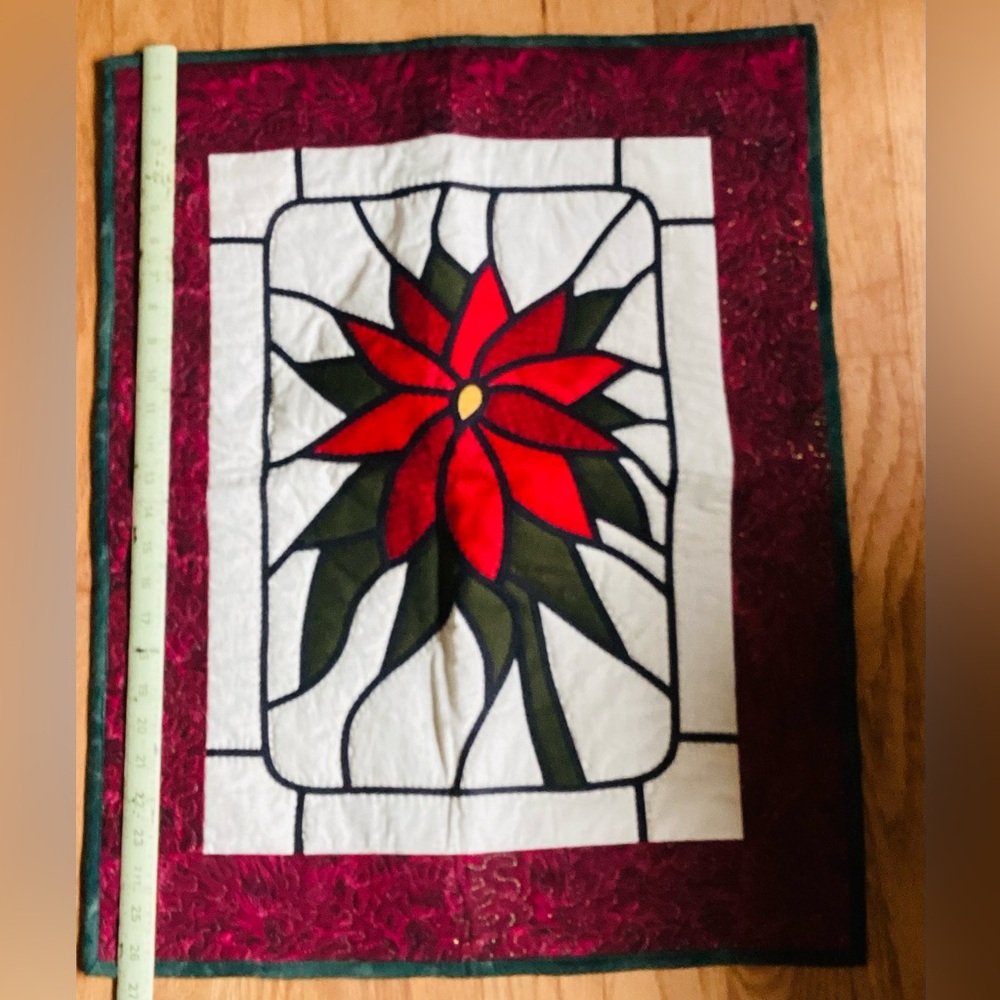 👺 FOLK ART HANDCRAFTED PATCHWORK POINSETTIA WALL HANGING, FRAME   DRESSER SCARF